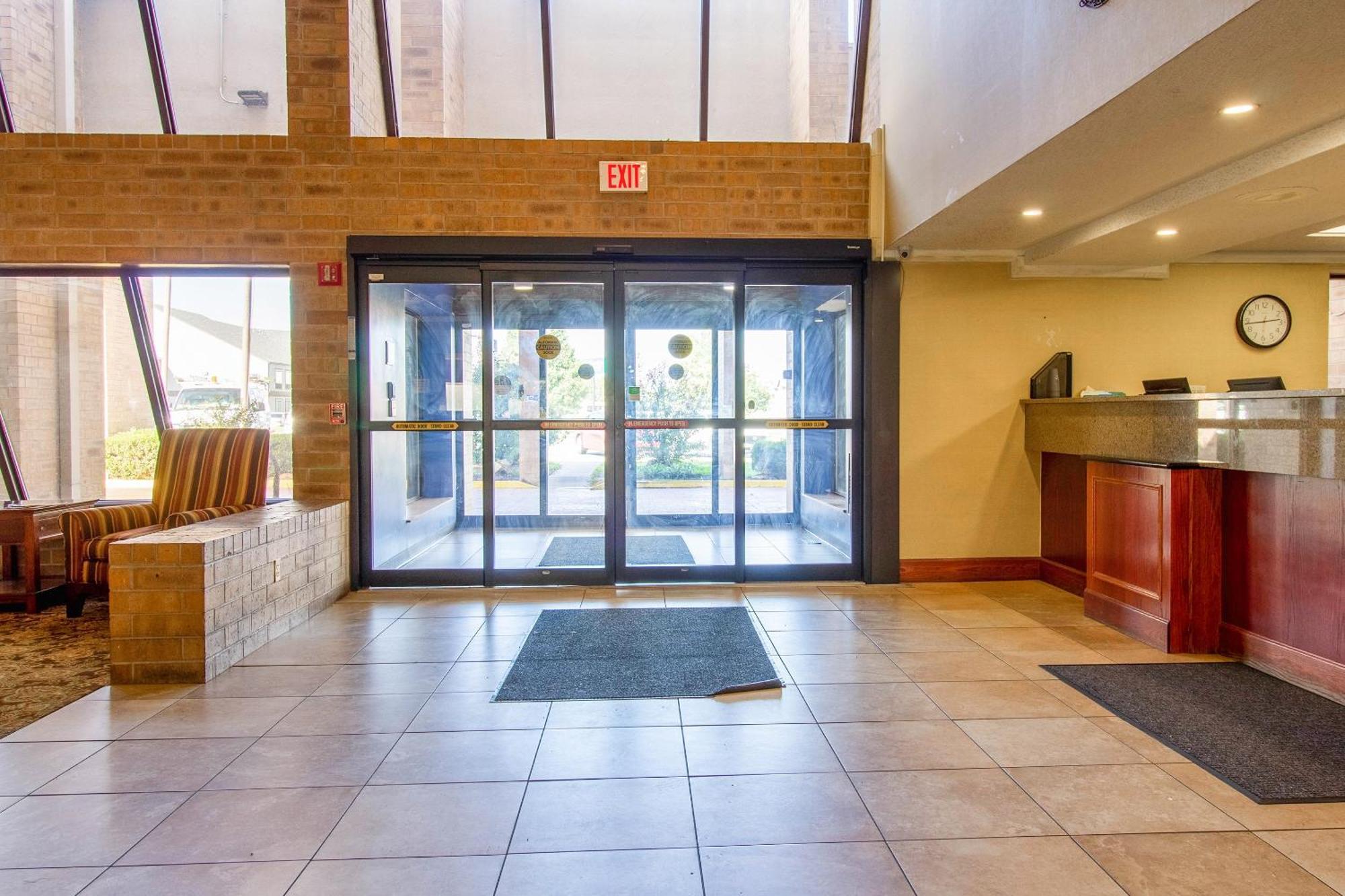 Tulsa Square Hotel Central, I-44 By Oyo Exteriér fotografie